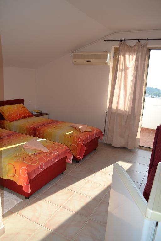 באר Hotel Adria מראה חיצוני תמונה