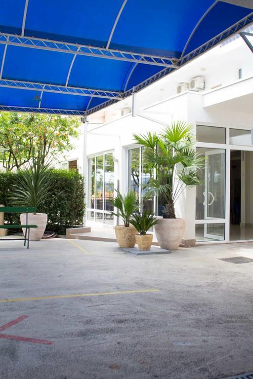 באר Hotel Adria מראה חיצוני תמונה