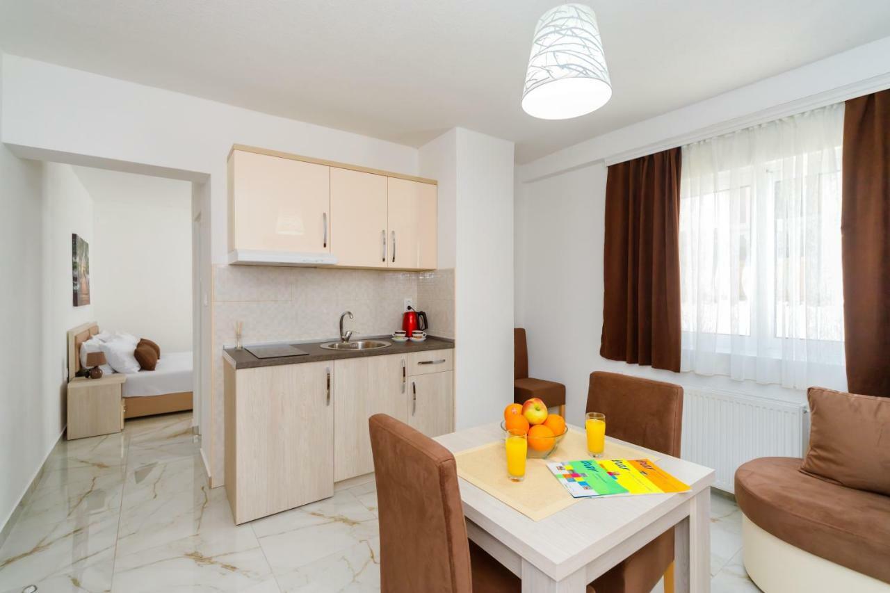 באר Hotel Adria מראה חיצוני תמונה